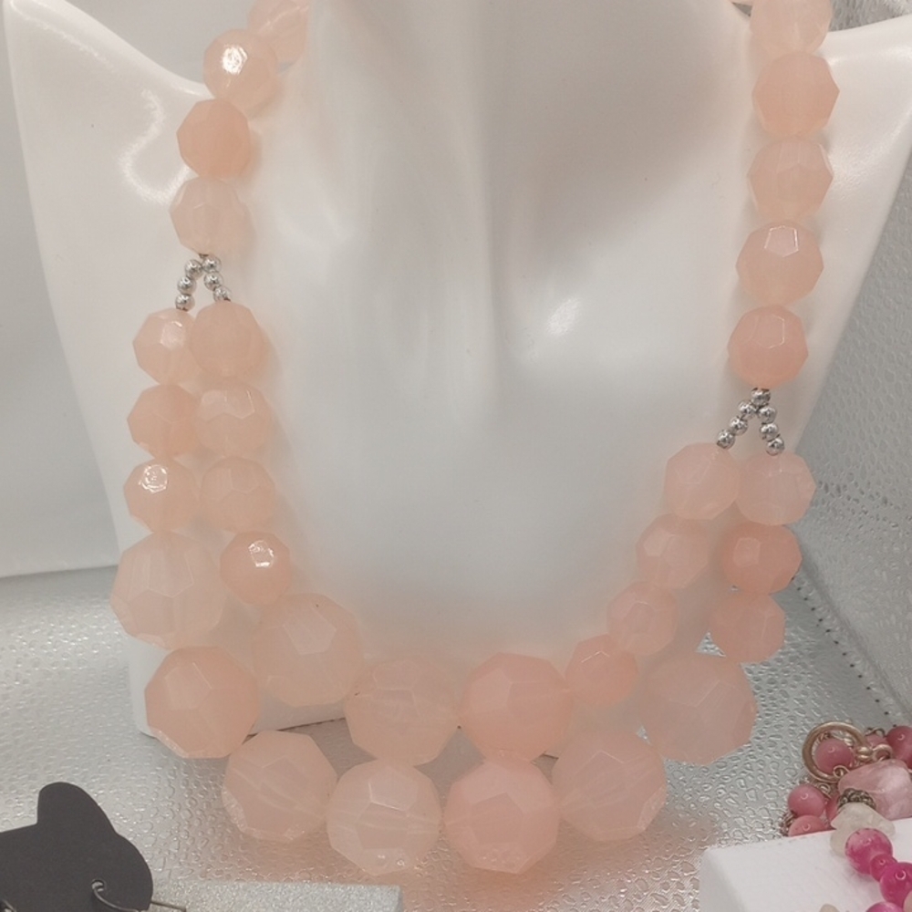 Elegant Pink Beaded Necklace N318